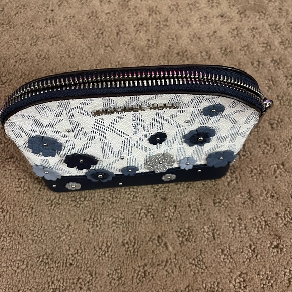 Michael Kors Floral make up case. - Picture 3 of 3
